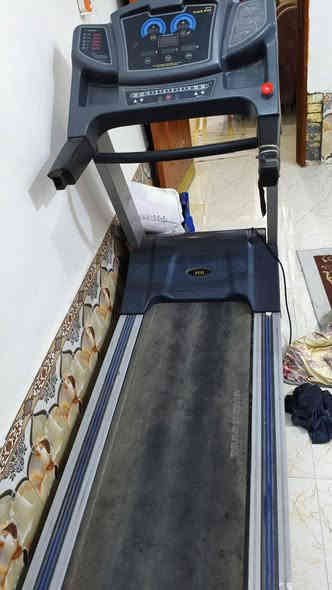 جهاز جري كوري اصلي نضيف يتحمل وزن مفتوح شغال من كلشي حرق السعرات عداد الكيلومترات الوقت السرعه خياليه السعر 550 مكاني ناصريه مركز شارع السفينه 
***********
