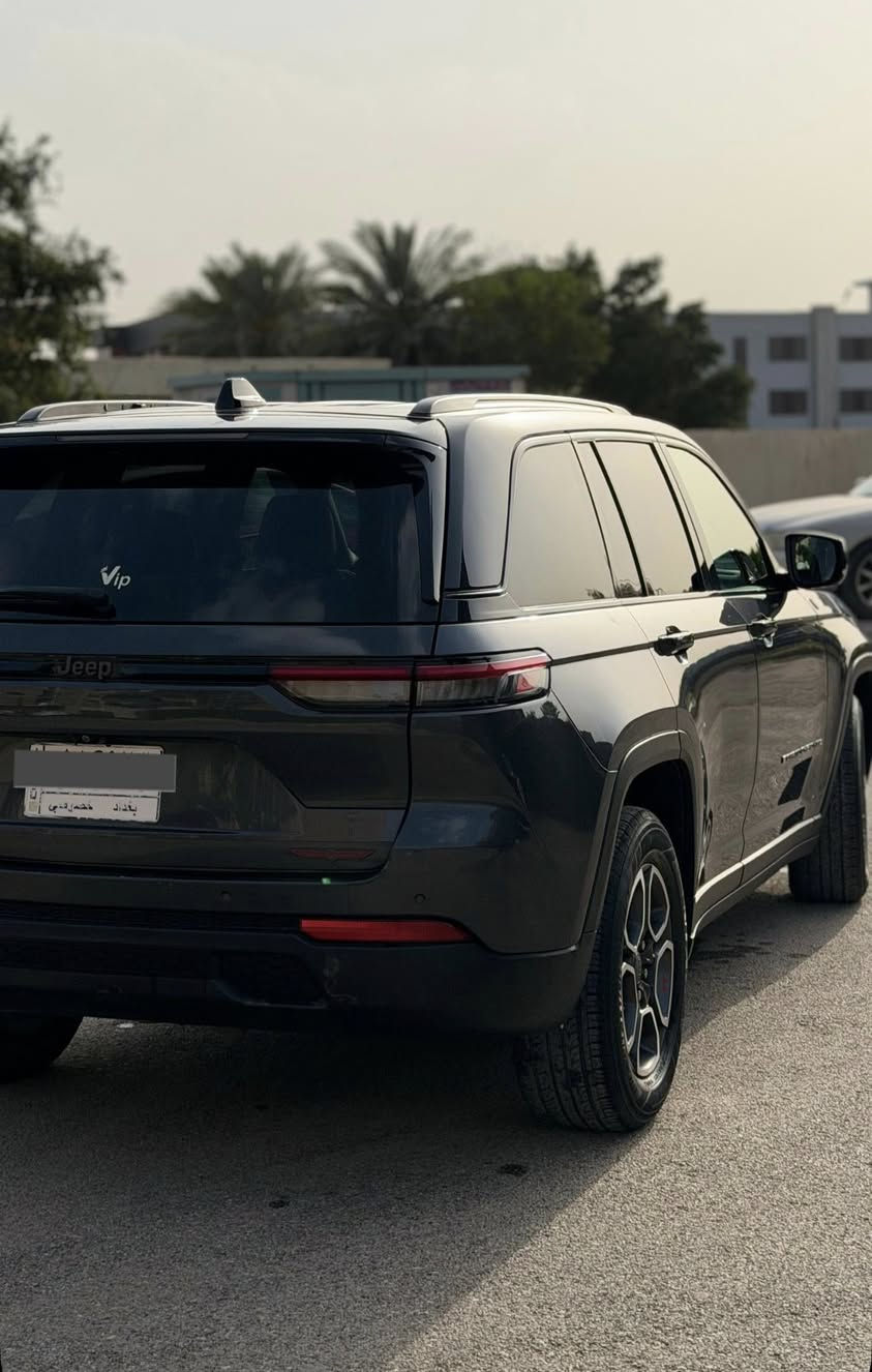 جيب 5 راكب TRAIL HAWK  2022 
مواصفات سومت عدا البنوراما وارد امريكي حادثها جاملغ وباب خلفي صفحه السايق  
 وهنا بالعراق صار بيها باب خلفي عكس السايق يعني 3 قطع صبغ سياره جديده ماشيه 41,000 ميل   
المواصفات بصمه جكات شاشه كبيره 
صندوك كهرباء كشنات تدفئه تبريد كشنات كهرباء
تدفئه بالستيرن  سايد بريك بصمه 
كامرة حراريه رادار امامي 
رادار خلفي رادار جانبي 
تحديد مسار حساسات امامي خلفي 
اشاير بالمري تبريد منفصل 
قطعتين تبريد 
كامرات 360 درجه 
وبعد هواي مواصفات بيها السياره فول

السعر: 26.000$ وبيه مجال 

مرقم بغداد بأسمي تحويل مباشر 

ا1C4RJHCG1N8626127

رقم صاحب السيارة 
***********
