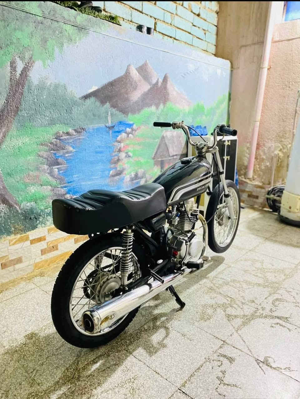 سلام عليكم دراجه تعمير كلك كلك  محرك شلامجه تعميره مديل ماعوزه برغي ٢٥ دراجه حلوه شلعه ومعدل فول دراجه نصبه تخبل العنوان الناصريه مركز السعر٥٢٥ وبيه مجال الرقم ***********
