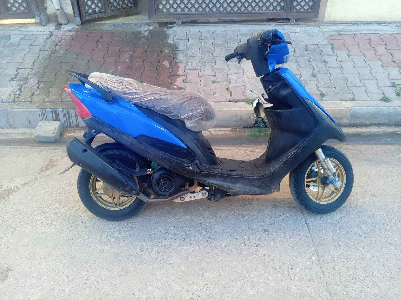 ماكس للبيع بوشها 55وشلعه ومعدل دراجه نضيفه اي عيبب مابيها فقط سلف مايشتقل مراوس هم اكو رقم ***********
