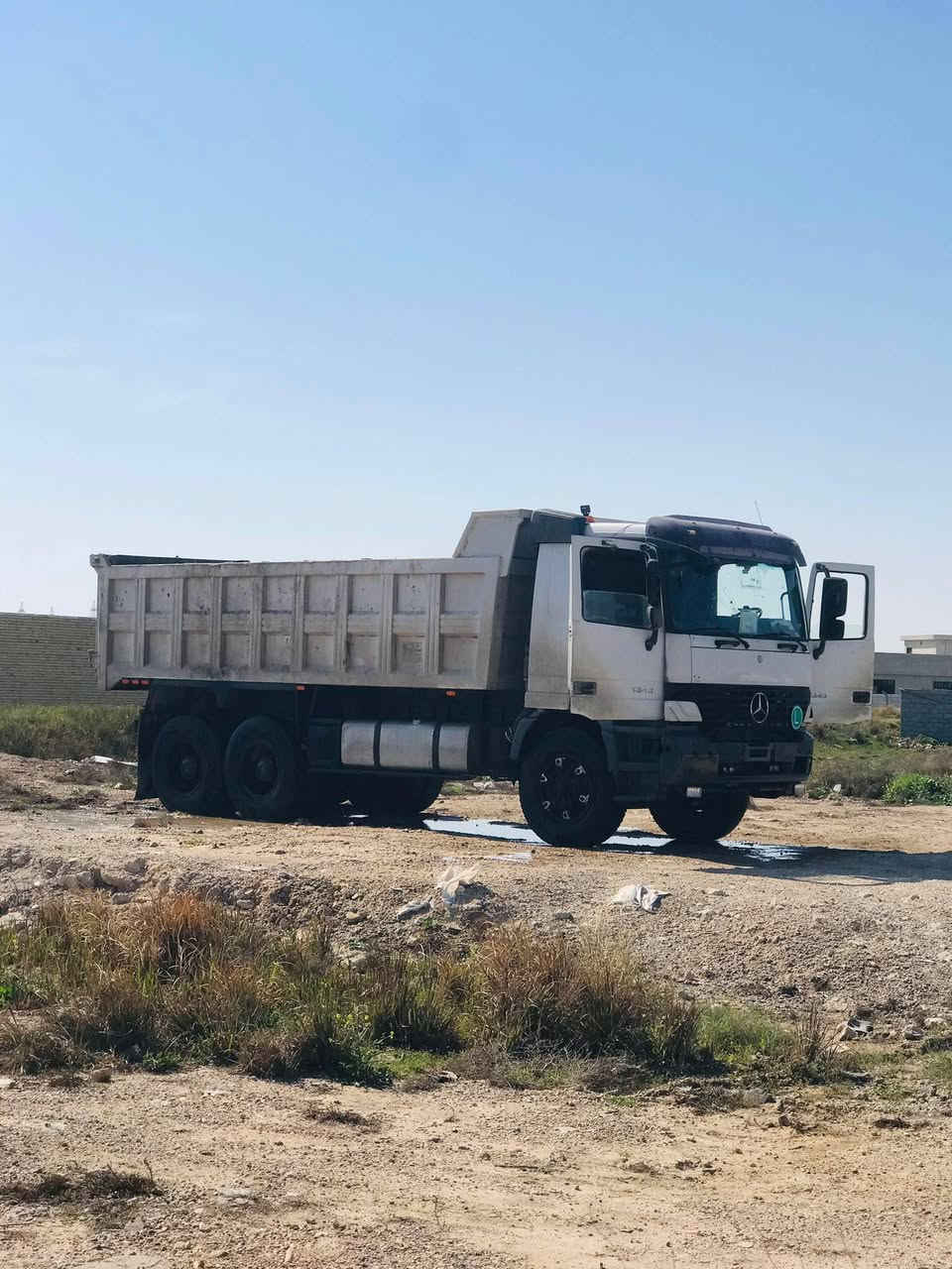 السلام عليكم اكتروز للبيع مديل 2000 قماره وربع مكفوله محرك 43 كير 210 مجموعة نص جيف مال كرواتي للاتصال/***********
