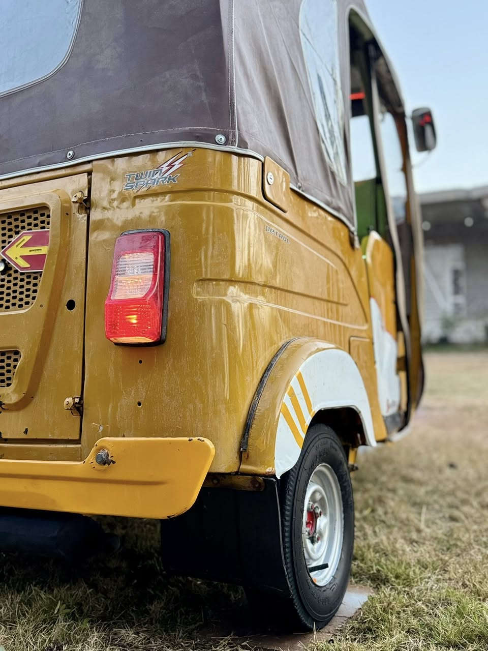 يابه سلام عليكم …بسبب الوعد الكاذبه….21اوراق كامله مابيهن اي نقص.. تكتك خير من الله كدامك  مبدل بيه بوش وبستم فقط   سعر 6800وبيه مجال مال شراي فقط شوف وكلب وتصل ***********
