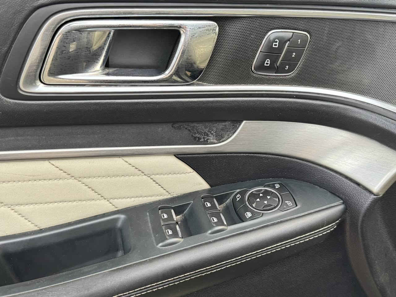 السلام عليكم  صلي على محمد و ال محمد
للبيع فورت بلاتينيوم اعلى فيا بل فورت  1 / 1 رقم اربيل بسمي و تحويل ثاني يوم سنوية تسقط سنه 2030 

‏Fort Platinum 2019 Sport 
7 راكب 
محرك 6 سلندر حجم 3.
Twin turbo 🚀
بصمة ابواب و بصمة تشغيل
قيادة ذاتية
رادار امامي 
رادار توقف ذاتي 
مرايات قلاب 
كشنات جلد تدفية  وتبريد
كشنات الخلفية كهربايي
ستيرين هيتر
تحكم ستيرين فول  
صندوق شفط وجلاق
مرايات جوانب هيتر
شاشة حجم كبير  ماركة سوني
حساسات خلفية وامامي اصل 
اشاير بالمرايا الجانبية 
لايتات امامي عدسة مع بلوجكتر دعامية
كشنات الامامية فول كهرباء مع ذاكرة لكشن السائق
كود خارجي للقفل على باب السائق
سكليتر كهربائي مع تحكم ستيرن بالجهتين
سستم صوت SONY متكامل مع 8 سماعات داخلية 
تبريد ثلاث قطع امامي وسط خلفي
منافذ AUX, مع اربعة منافذ USB  مع تقنية ربط جهاز ستلايت على السيارة مع منفذ رام ذاكرة ورام خرائط GPS مع منفذ كهرباء 110فولت 
الاضائة الداخلية 12 لون 
نظام الاوامر الصوتي اثناء القيادة 
سياره فول للاخير وجديده
السيارة كلين تايتل
السيارة  تحويل بنفس اليوم 
سنوي و رقم كلها جديد 
بعد بيها مواصفات..
حادث السياره فقط نصف الصندوق و مرفوق الصور 
النعوان الفلوجة و متوجد بغداد
السعر 190$ و بيها مجال 
الاستفسار الأتصال ع رقم 
***********
***********
