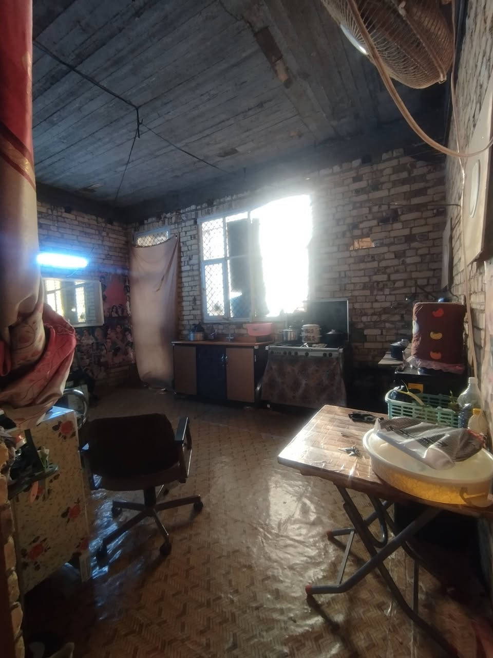 السلام عليكم 
الدار للبيع المساحه 200م
زراعي سند 25تحويل ثاني يوم 
الجهد الخدمي قيد العمل مجاري+كهرباء+تبليط 
المكان حولي الجامعه حي الثقافي 
للستفسار ***********
