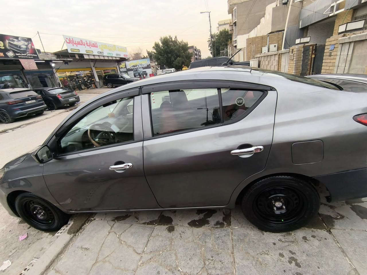 نيسان فيرسا موديل 2016 موصفات S بغداد (ثاني يوم تحويل) مكانها بغداد زيونه حادثها جاملغ خلفي وهنا بل العراق وبيه شخوط بسيطه مكحله  طبعاً سياره ليبل واحد بدون تبديل شاصي لغد مكفول بدون ايرباك منظومة تبريد جديد حدادية جديده امامي حلفي تخم تاير كير محرك مكفول لا تنقيص ولا تبخير محرك 1600حتى دهن كير بندلنه من شركه 
رقم بغداد 
جديده سياره كامله ومرتبه مابيه نقص برغي
السعر 83
وبيه مجال
للتواصل
رجائن مو شراي لا تعبني وتعب نفسك 
***********
