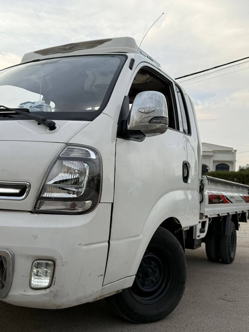 السلام عليكم كية البيع موديل 2022 رقم قادسية   تحويل مباشر سياره  محرك  وكير  كفالة عامه سياره مال جناي سياره فول مواصفات العنوان بغداد البياع ***********
