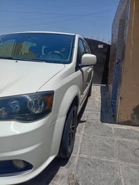 دوج كرفان موديل ٢٠١٢ بغداد بسمي هزه لوحة جديده محرك ٣٦٠٠ جديد تبريد ٣ق...