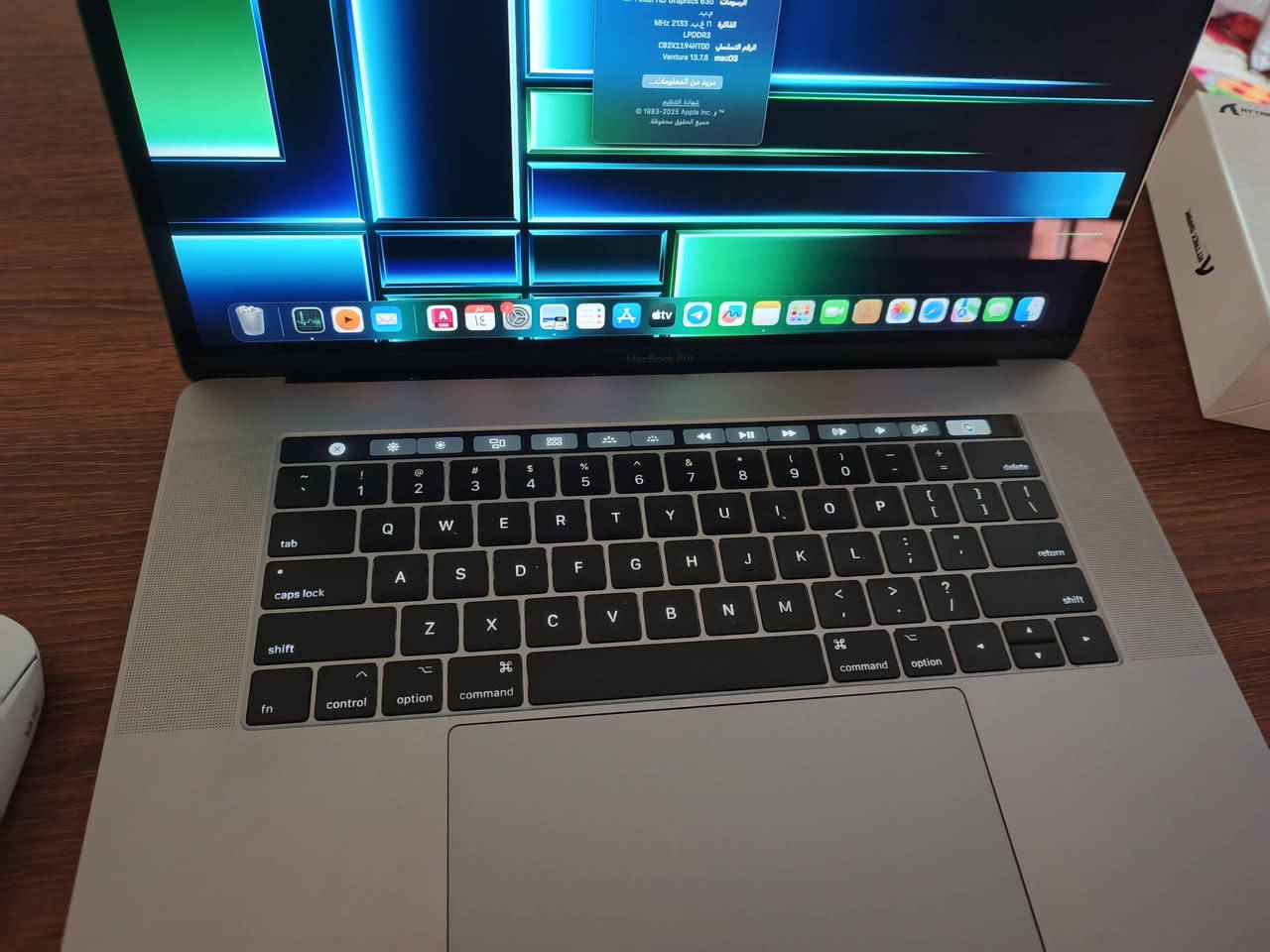 السلام عليكم 
ماك بوك برو للبيع 
الجهاز مكفول من كلشي 
ويا شاحن وماوس بلوتوث مع
  ستاند للماك بوك وحقيبه هديه 
جميع الموصفات موجوده عدكم
 
المكان : الديوانيه 
يناسب منو هذا الجهاز 
المصممين ٫طلاب الجامعه ٫ 
المهندسين، اداره اعمال الكترونيه 
تواصل واتساب واتصال

واتساب :*********** 
***********
