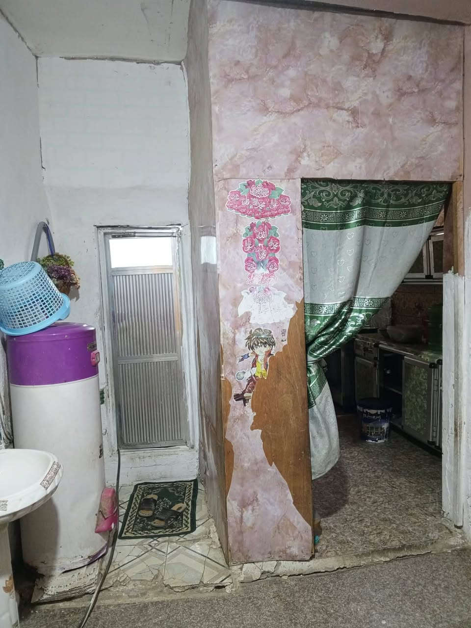 السلام عليكم
بيت للبيع ( طابو صرف ) المساحه 93 متر العنوان بالسده قرب السوك داخل فرع التفاصيل بناء طابوك والسكف عكاده البيت طابقين يتكون من / غرف عدد ٤ + صاله + ستقبال + مطبخ + صحيات السعر المطلوب ( 60 ) مليون وبي مجال الاستفسار اكثر / *********** // ***********

