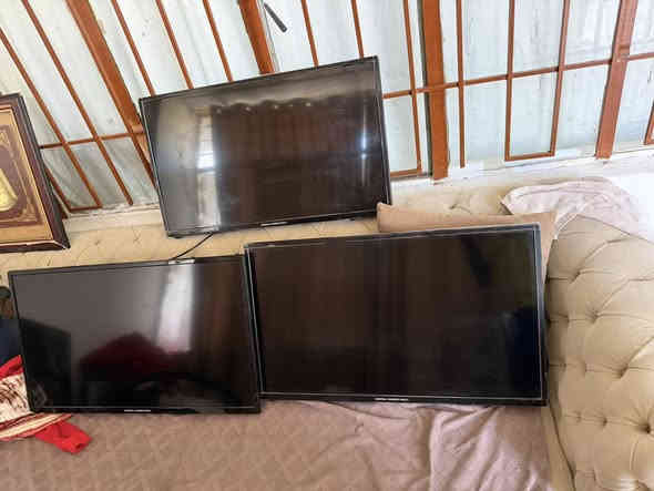 أغراض للبيع بأسعار مناسبه جدآ تخم 6 نفر بلازمات عدد 3 حجم 32 بدون نت ميز بلازمه يتكبر ويزغر كراسي مال ميز طعام عدد 4 جربايه نفر الاستفسار اتصال *********** بي واتساب أو راسل الصفحه
