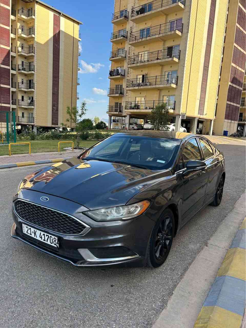 فۆرد فیوژن 2017 مواسەفات se
 بێ بۆیاخە تەنها ساردی هەیە 
مواسەفاتەکان سوکان  ڤۆلیۆم
 هەردوو کوشنی پێشەوە
 کارەباییە خەتی جادە 
و کامێرا و حاسەکانی دواوەی
 هەیە  
 ١٣٦ هەزار مایل ڕۆشتوە

گێڕ و مەکینە نەکراوەتەوە و سەنەوی و ڕەقەم و هەموو شتێکی تازەیە و بەسەر نەچووە

ژمارەی خاوەنی 
***********
*********** السليمانية, العراق
