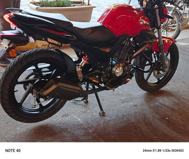 السلام عليكم شباب دراجه كاوجي موديل 2022 دراجه كفاله. شخط مابيها ومكينه برغي مامفتوح بيها جديده حيل واحله من الصور اوراق كامله بس مامرقم النضافه كدامكم السعر 1300وبيها حك جيتك بس ..واي ستفسار خاص او اتصل او واتساب *********** السكن الانبار فلوجه حي المختار.
