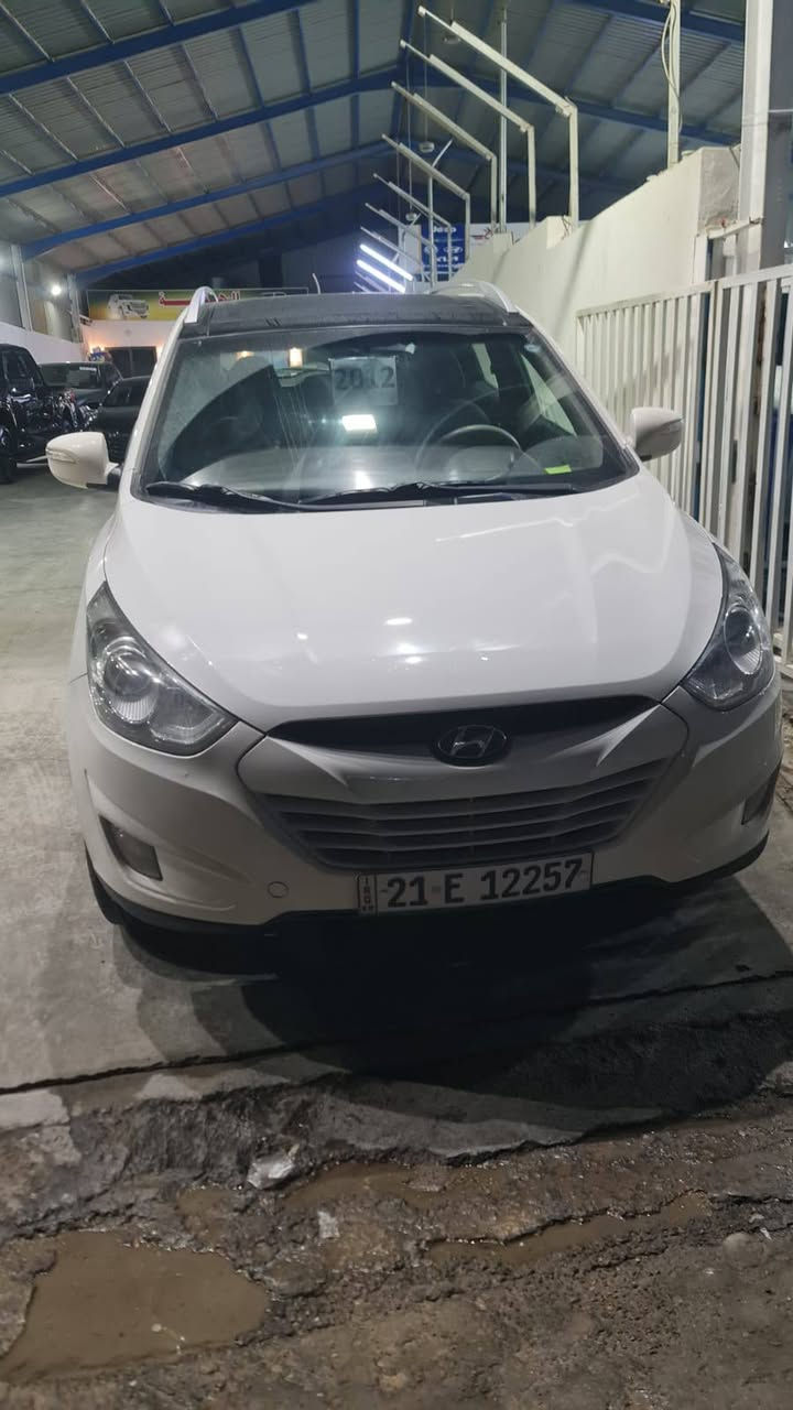 للبيع فقط هونداي توسان موديل 2012
خليجي فول مواصفات 
مكفولة كفالة عامه بدون ضرر بدون صبغ 
كير محرك تبريد كهربائي كلها بشرط 
رقم سنويه هزه جديد 
بطاقه بنزين موجود 
سعر 157 ورقه بيها مجال حك جيه 
عنوان كركوك اسكان 
*********** كركوك, العراق
