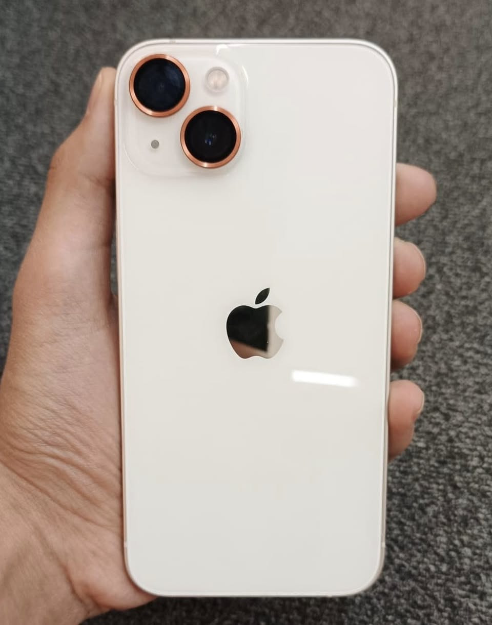 السلام عليكم 🫡 
ايفون 13 عادي 📱 للبيع 
ذاكره 128
ممبدل بس اي شي ولا مفتوح منه قطعه 
للونه ابيضّ كلش حلو نظافه مالته 97‎%‎ 
آخر إصداره iOS 26.4. 
اخو الجديد كلشي مابي 
سعره 475 الف وبي مجال للشراي 
مكاني / بغداد حي الجهاد 
الاتصال / ***********
