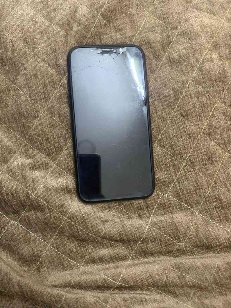 ايفون اكس للبيع  مبدل شاشا وبطاريه وشاشا مكسوره فيس ايدي واكف ذاكره 256 
سعر 50 قفل نهايته بدون عموله شراي مكاني بغداد شعب لشراي هسه يجي محتاج لفلوس ضروري


**إذا كنت صاحب هذا الإعلان وتريد حذفه لأي سبب، رجاءا أرسل رسالة إلى الدعم الفني**