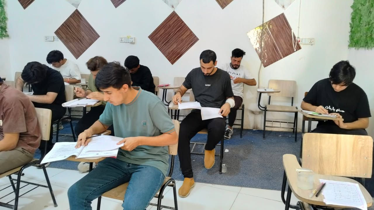 الامتحان المركزي لطلبة السادس الإعدادي الأبطال 📢
​في الفصل الثالث لمادة الرياضيات، وتحت إشراف الأستاذ المبدع الدكتور أحمد الخالدي..
​لأن التميز لا يأتي بالصدفة بل بالحرص والمتابعة المستمرة، خطوتكم الثابتة نحو تحقيق الدرجة الكاملة (100) في الامتحان الوزاري تبدأ من هنا. مع الدكتور أحمد الخالدي، الرياضيات تصبح أسهل والقمة دائماً مضمونة! ✨
​📍 العنوان: النجف / الحيرة - قرب بلدية الحيرة - مقابل المتنزه.
​📞 للإستفسار والاتصال:
*********** – ***********
