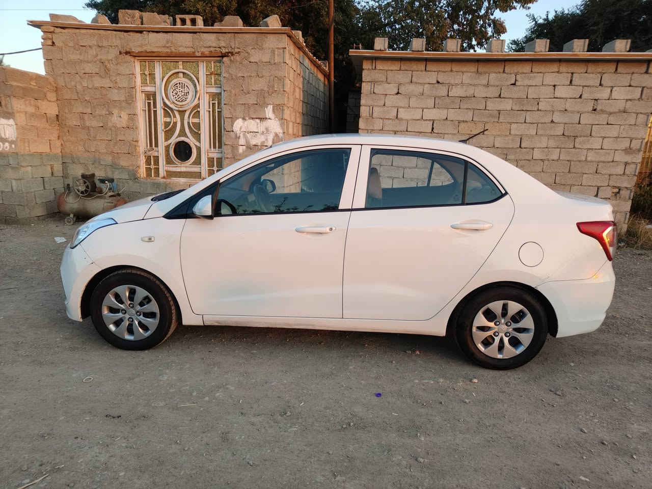 السلام عليكم هونداي i10 2016 خليجي بيها صبغ باب سائق وبنيد مبدل اصلي نفس اللون الاستفسار اكثر ***********
