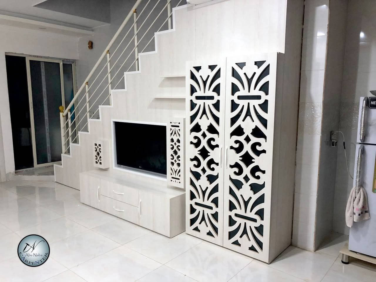 اشتريت بيت🏡 🏠 🏘️  وحاير منين تبدي؟؟ 🤷‍♂️
لتحير ابد وابو نبأ النجار 👷‍♂️ موجود
مطابخ مودرن تصميم وتنفيذ بأيادي محترفة
دريسنغ روم نصممه الك حسب قياسات غرفتك
ديكورات تحت الدرج تضيف جماليه ومساحة للتخزين
لتتردد بالتواصل ويانه على الارقام 📞 
***********
***********
عنواننا اربيل الصناعه الجنوبيه
