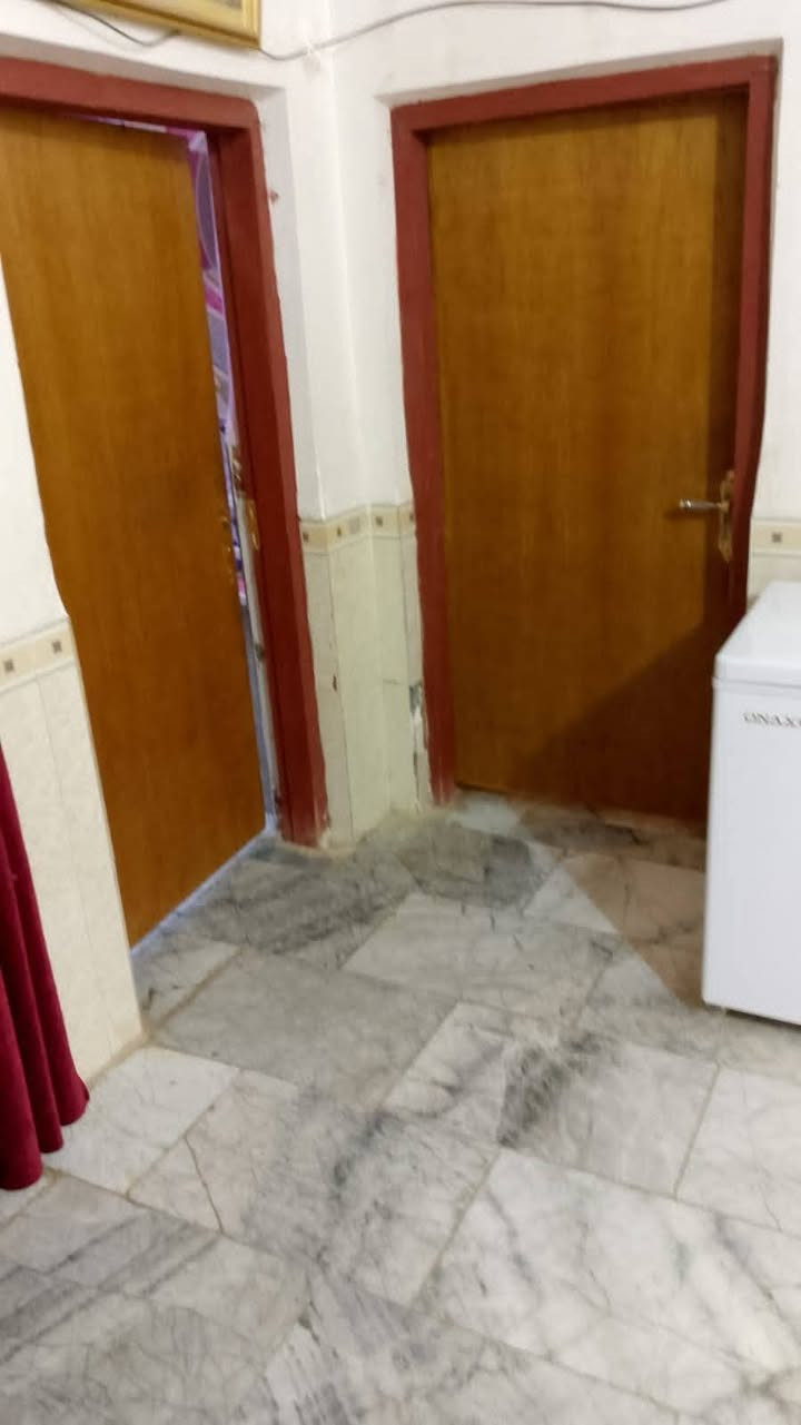 بيت للبيع  زراعي  مساحه 325 متر بيت كامل مكمل بناء حديث
طابوك سقف كونكريت ارضيه مرمر وسيراميك جداري
البيت جبير بيه ٣ غرف كبار ديوانيه استقبال مطبخ
صحيات داخلي وخارجي ترك خارجي عرض مترين
حديقه جبيره طارمه سيراميك كهرباء وماي واصل

الموقع خلف طاقه الكهرباء قرب بيت ابو نازك
السعر وتفاصيل أكثر اتصال أو مراسلة واتساب
***********  
اخوان اني مكلف لعده استفسار يتصل
