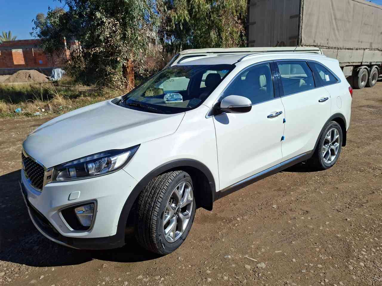 سورنتو ٢٠١٧ _ ٦سلندر .. ٧ راكب.. كشن السائق كهرباء..باب  الجنطة كهرباء.. رقم بغداد..ماشية ٦٠٠٠٠ ستين ألف كيلو متر.. مكفولة من جميع الجهات للبيع .. للتواصل***********
