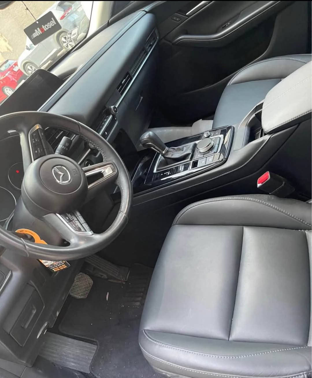 ‏Mazda cx30 
‏Model 2024
.
***********
.
‏ selected  مواسەفات
ڕەنگی سپی سمۆکی   
دەبڵ ئەکسل AWD ،رادار ئۆتو ستۆپ ،رادار خەتی جادە ،چوار جام فول ئۆتۆ ،ئۆتۆ هۆلد ،حاسە بریک بەسمە ،بەسمە دەرگای بەسمە، لایت فول لید  
لایت ئۆتۆ بەرزو نزمی لایت  بەدەست خۆتە ،کامێرا ، ویل گەورە و ڕەش ،dark shade مواسەفات  ،
سایەرەکە نمونەیە لە جوانی لە سەر دەقی شەریکە ماوەتەوە تەنها 16 هەزار مایل ڕۆشتوە 
یەک بست بۆنیتی pdr ه  بێ بویاخ بی ناوگرتن ، ئیرباگی هیچ نەتەقیوە هەموو گیانی بە شەرت کەپسە
رەقەم  و سەنەوی تا ٢٠٣٠ تازەیە
نرخ ؛١٧٤ مەجالێکی کەم  
———————
‏Mazda cx30 
‏Model 2024 
***********
مواصفات selected 
لون ابيض سموکی  
دبل اكسل ، بصمه ،بريك بصمه رادار امامي رادار جانبي رادار خلفي ،شاشه داشبول ديجيتال ،لايت ليد ، سياره كلش نظيفة  كلشي بشرط  بس ١ شبر pdr عند بل بونيت   , بدون صبوخ بدون دواخل ايرباگات كل سليم ماشي بس 16  الف 
رقم سلیمانیە
.
١٧٤ و مجال بسیط
٧٧١٠٢١٣٨٣٥ السليمانية, العراق
