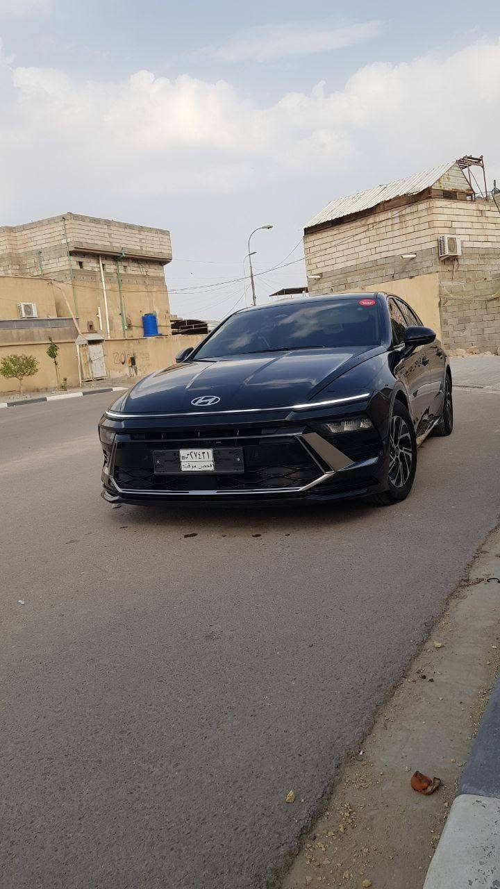 سوناتا 2024 هايبرد وارد كوري 
السياره كفاله عامه 
داخل جلد اسود ملكي 
تدفئة ستيرن 
كير تعليك 
تشغيل عن بعد 
الشاشه بنورميه متصله
ابل كار واندرويد اوتو 
رادار امامي وحاساسات 
امامي خلفي 
السيارة وارد كوري تختلف عن الوارد الامريكي 
والخليجي بالمواصفات والعزل،  السياره فحص مؤقت 
تترقم اي محافظة والرقم مجاني مكان السياره البصره 
الزبير ***********
*********** الزبير, البصرة
