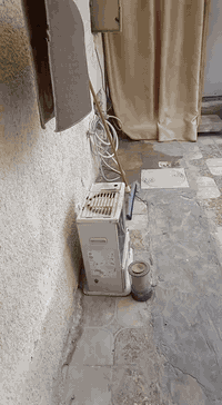 دار للبيع ١٠٠ متر طابقين يحتوي الطابق الأرضي على استقبال ومطبخ وغرفة وحمام والطابق الثاني يحتوي على غرفتين العنوان الحسينية الخدمات شارع 20 قرب جامع زينب الكبرى مقابل سيد وسيم ابو الإنشائية للاستفسار الاتصال على الرقم
***********
