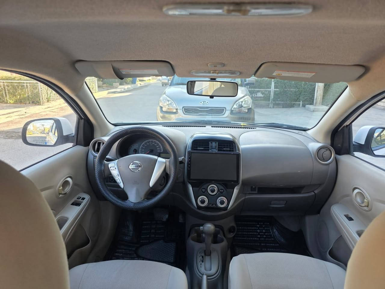 السلام عليكم نيسان سني هندي 2019 لون ابيض/ بيها تبديل جاملغ امامي او باب امامي جهت يمنى او باب خلفي بيها صبغ نصه / كير أوتوماتيك السياره جاهزه السعر 97 ورقه الاتصال *********** رقم اربيل
