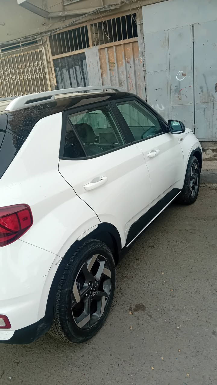 لبيع فقط
هوندي فينو 
موديل سيارة ٢٠٢٤
مواصفات 
بصمه
رادارات 
شاشه كبيره 
كامره 
ماشيه ٥٠٠٠ حقيقي 
حادث بس بنيد وبدل بلادي 
يعني سياره بدون صبغ
سعر السياره ١٣٩ وبيه مجال 
مكان السيارة العلاوي 
***********
