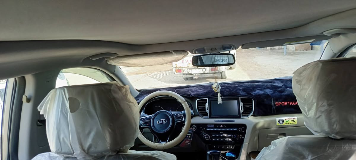 السلام عليكم
كيا سبورتج 2019 امريكي  شكل سبورتج 2020 تجي فول مواصفات لأصحاب الخبرة يعرفون شنو  ماشية 82 حقيقي رقم بغداد إنكليزي جديد   مباشر سعرها 155

المواصفات 
✅ فور ويل 
✅ نضام صعود منحدرات 
✅ شاشة اعطال 
✅ سستم صوت JAP بلادي 
✅ بصمة + بصمة أبواب 
✅ شحن لاسلكي 
✅ هاندبريك دكمة
✅ سقف بنراما 
✅ كشنات جلد 
✅ كرسي السايق مساج
✅ تحكم ستيرن 3 انضمة ( سبورت ايكو نورمال )
✅ مري شفط مع نضام الترحيب و أشاير بالمري 
✅ تبريد قطعين  
✅ شاشة كامره 
✅ رادار امامي خلفي جوانب ( مانع اصطدام )
✅ كروز مثبت سرعة 
✅ تحكم ستيرن كامل ( فول تحكم )
✅ شاحن واير ليس منافذ UPS امامية وخلفية 
✅ لايتات زنون + كشافات ضباب 
✅ مانع انزلاق
السيارة مال جناي ونضيفة ومتصرف عليها ربع

بغداد ابو غريب ***********
