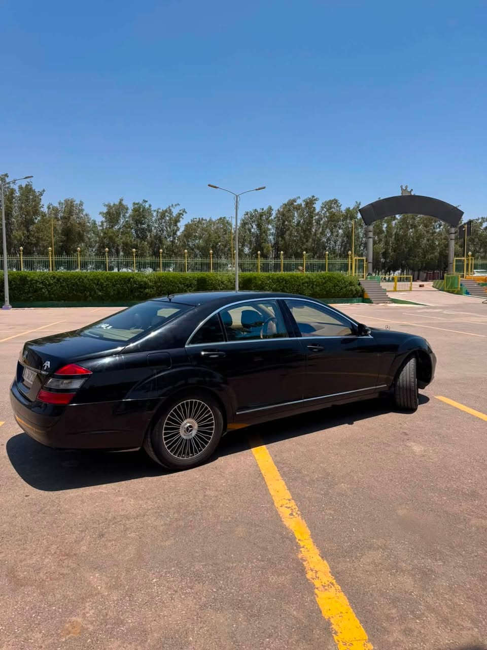 مارسدس 350s
موديل 2005 وارد خليجي
بيها اربع قطع صبغ رش بدون دواخل فقط رش اخوان وهذا الموديل يجي بي صبغ من الخارج 
رقم بابل باسمي تحويل ثاني يوم سنويه لل 30
ماشيه 150 الف حقيقي
مكاني بابل للاستفسار***********
