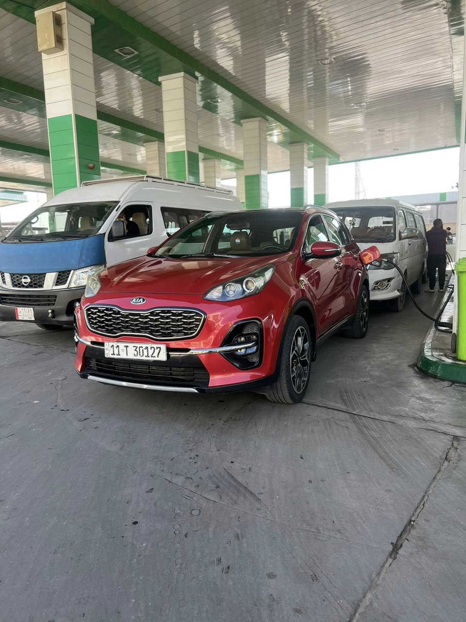 سلام عليكم 
كيا سبورتج خليجي فول (1/1)  اعلى فئه جيتي لاين 2020
رقم بغداد باسمي تحويل مباشر 
محرك 2000دوش المرغوب 
ماشيه 70 الف كيلو وقابل للزياده
هاند بريك بصمه + اوتو هولد 
بانوراما كشاف لايت نوع DOHC
كشنات جلد لونين والداخل لونين
كير بوكس 6 نمر 
بصمه عدد 2 تشغيل عن بعد 
كراسي كهرباء شاحن واير ليس جنطة كهرباء 
نظام ترحيب بل يدات + ترحيب عن قرب
كاميره دواره 360درجة شاشه كبيره تدعم كار بلي 
نظام نزول منحدرات تبريد قطعتين 
حساس عدد (6) 3 امام و3 خلف 
مداخل USB مخرج طاقه عدد 3 
 نهارLed 
نضام وحدات السلامه ايرباكات عدد 8 
نظام ايزو فكس 
تحكم مقود جهتين +اوتو ميديا 
كروز سرعه + بلوتوث 
بيها بارد قليل بل جاملغ الأمامي عكس السايق 
وبارد بل جاملغ الخلفي جهة السايق مسويهن يم المندلاوي ولايبين ابد مكان السياره بغداد السعر 207 وبيها مجال قليل 
رقم ***********
