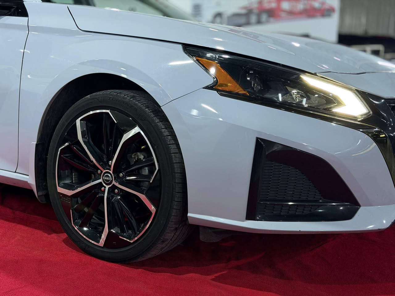 نيسان  التيما 2024 SR

لون سمنتي مميز
اقل من شبر جاملغ خلفي مع pdr صبغ مع صندوق اقل من شبر
ماشيه ٤٤ الف
بجم كبس 
بدون ايرباك
السعر ١٧٢ ورقه 
مكان سياره كركوك
***********
رقم شاصي موجود ويا منشور
