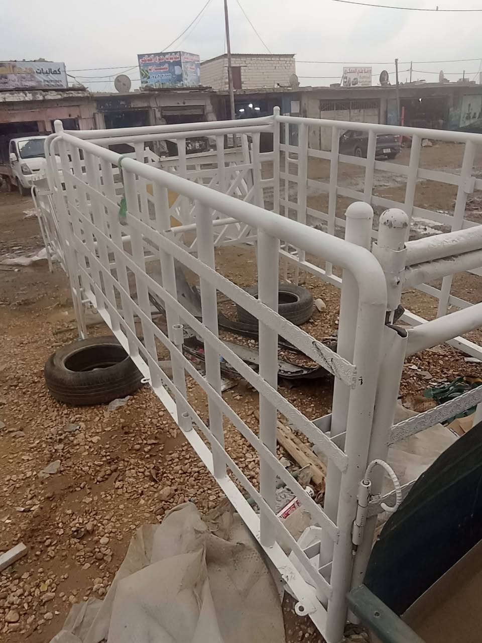 السلام عليكم للبيع محجر كيه حمل نثيه نضافه 100/100 لا بي خياس ولا تصليح العنوان  الديوانية للاستفسار الاتصال ***********
