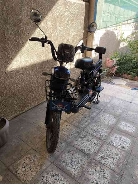 دراجه شحن حجم 20  للبيع نظافة فول 5 بطاريات جديدة  مع 2 مفتاح + بصمة + الشاحنة السعر 380 الف المكان تكريت شارع الزهور رقم ***********
