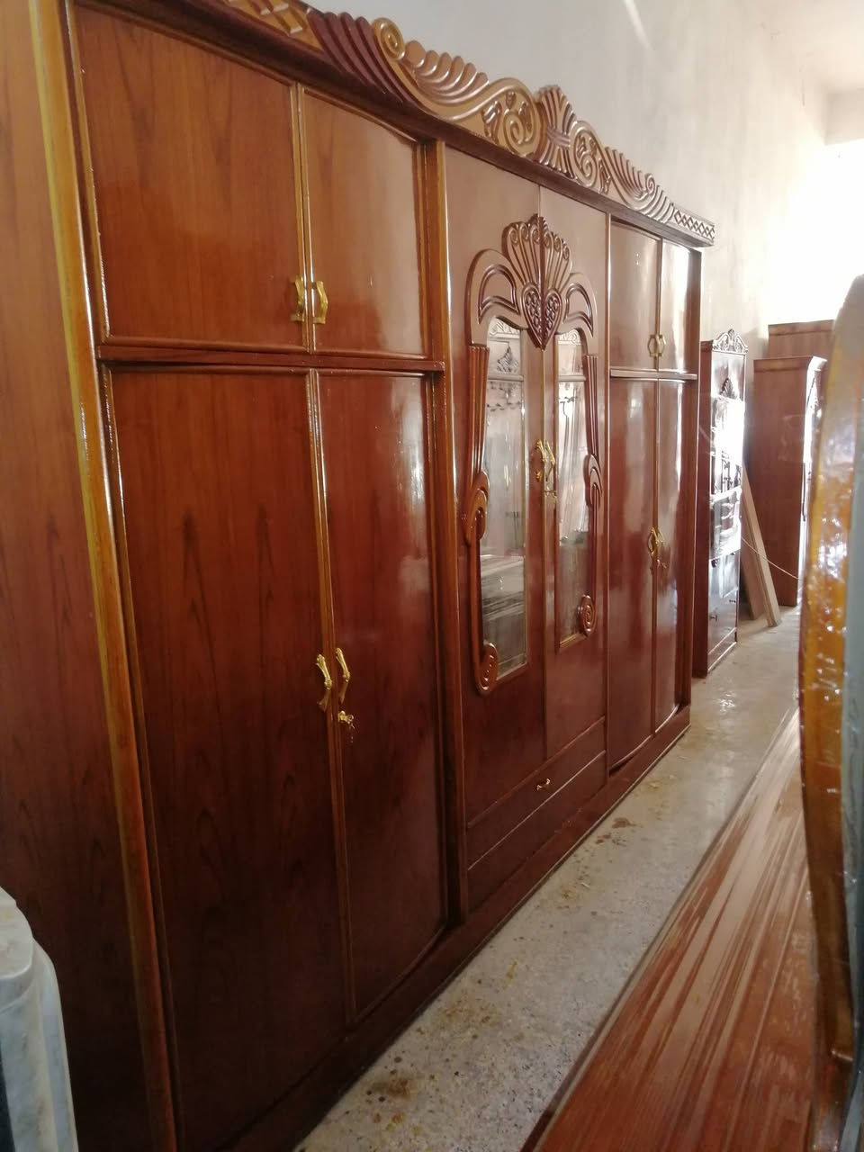 السلام عليكم غرفه للبيع ٦باب طابقين صاج ظهر جرجوبه نظيفه السعر 675 الف وبيه مجال العنوان بعقوبه كاطون الرازي شارع ابو رباح قرب مرطبات لسيد مزاد ابو كرار الغريباوي ***********
