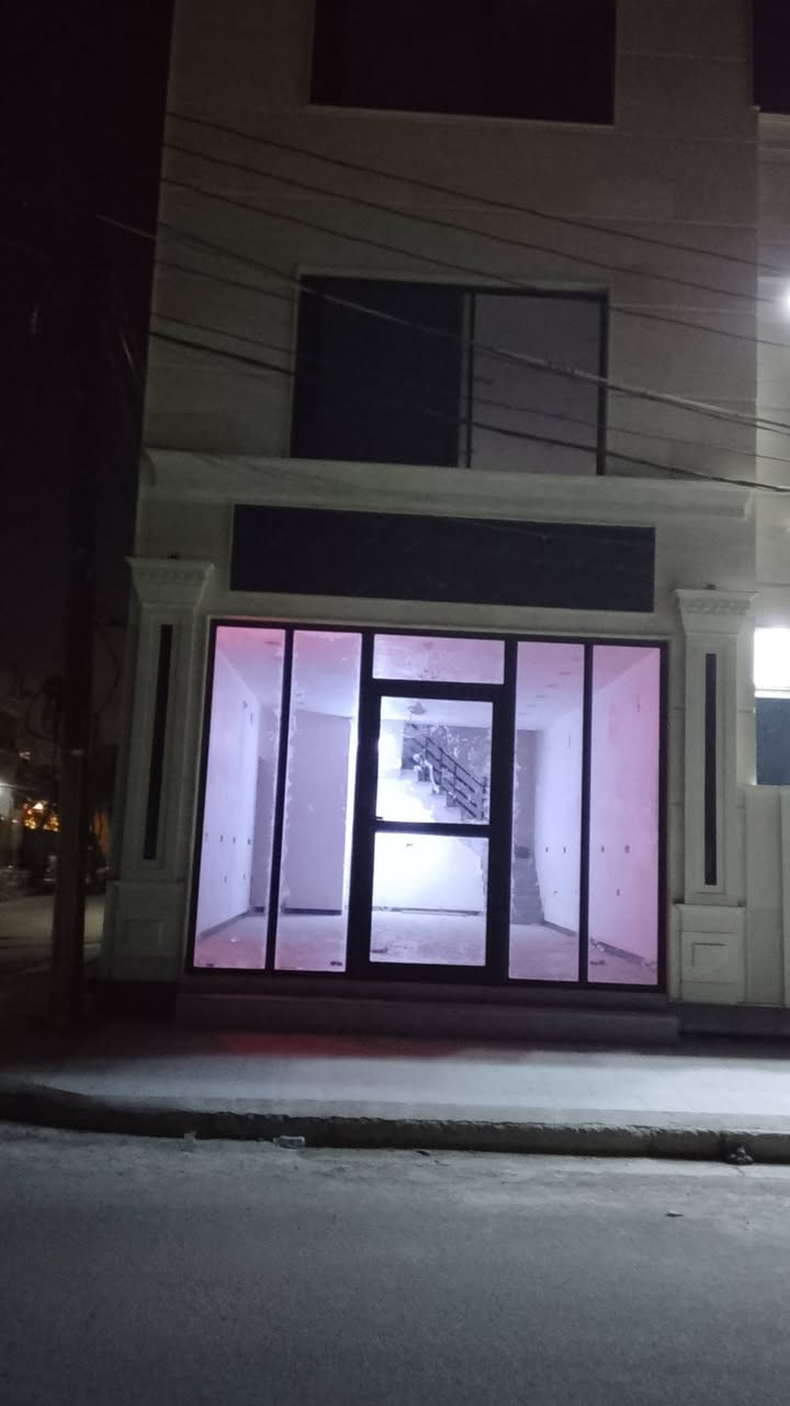 قاعه. ثلاث طوابق نظيفه جدا للايجار شهداء البياع خلف المستوصف الصحي قريب على الشارع العام موبايل ***********@
