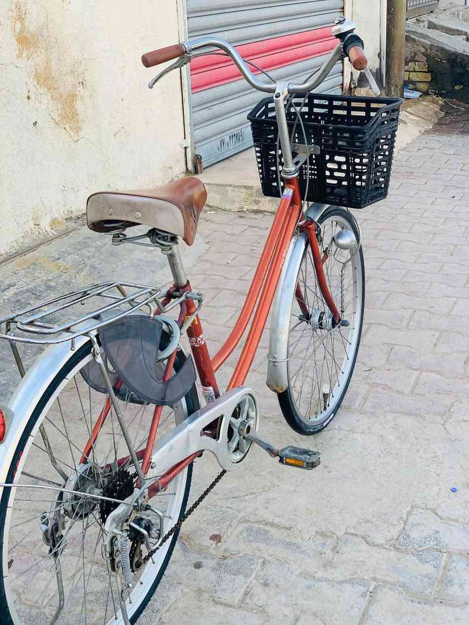 دراجه شحن سرعتها 100
5 بطاريات  نضيفه وشغاله 
   السعر 250

باسكل باله الحجم 26
السعر 110

الاستفسار ***********
