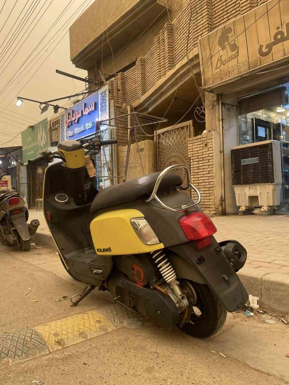 السلام عليكم دراجه بوليس مسطره نوزل دراجه رمبه بعده جديدهه رايدهه 1.200 وبيه مجال نقصه تاير امامي وجاملغ الاتصال ع رقم ***********
وهاذه واتساب ***********
