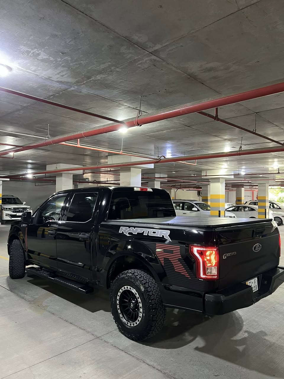 Ford f 150 xlt
فۆرد F150
مودێل 2017
مواسه فات XLT
مه كينه  5.0 V8 
2 پارچەی بۆیاخە و 2 پارچەی کلێرە 
پێش و پشتی کەپسە ئێرباگ تەنها یەک شان تەقیوە
4 ویلی لۆک و تایەی BF ی ئەمریکی لە ژێرە 
پێش و دوای تازە داگیراوە هەموو گیانی بە شەرت
بوۆدى كورت ده رگا گه وره مه رغوب  
کۆدی سەر دەرگا تەحەکوماتی سەرسوکان
سەنەوی تا 2030 تازەیە بە ناو خۆمە  
***********
178 مەجالێ کەم
