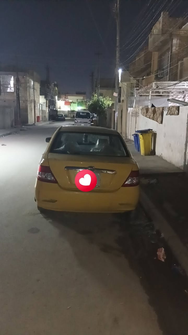 السلام عليكم
سياره بي وايدي f3

موديل 2011

مصفره هيئه غرامات 

كير مكينه جديد 

سنويه لل٢٨ شرط تحويل 

سعر ٤٣ 

السياره مصبوغه عام ضربته صندوك شبر او جاملغ اليمنه
***********
