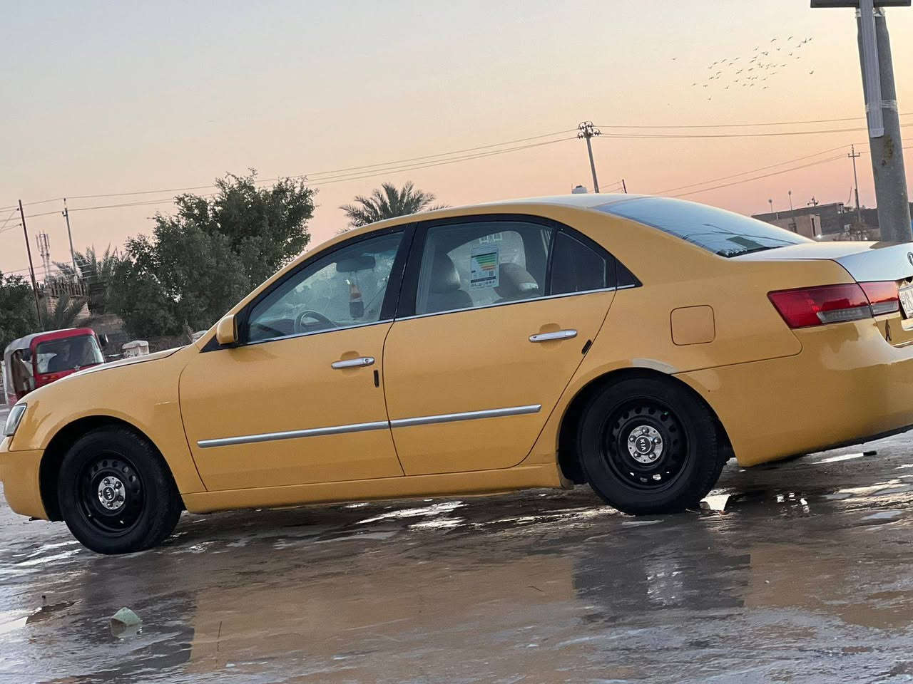 السلام عليكم ورحمة الله وبركاته
🚗 للبيع سوناته مقدس 🚗
▪️ الموديل: 2008
▪️ وارد: خليجي
▪️ رقم: دولي الجديد 
▪️ التسجيل: سنوية غير نافذة (تحويل ثاني يوم )
▪️ الحادث : جاملغ الامامي ومرجع نفسيته 
🔧 الحالة:جيده جدا 
صدر جديد امامي خلفي 
محرك  ٢٠٠٠ المرغوب 
🛞 التايرات: جديدة (أمامي + خلفي)
❄️ التبريد: ثلج
سياره جاهزه من كل شي 
💰 السعر:92وبيه مجال قليل كلش
📞 الاتصال:***********
