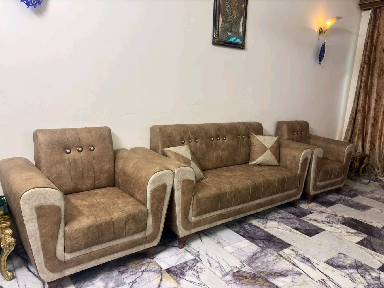 تخم بيجي جديد عشر مقاعد و ست مخدات  ٥٠٠ الف
العنوان بغداد البلديات المضمار