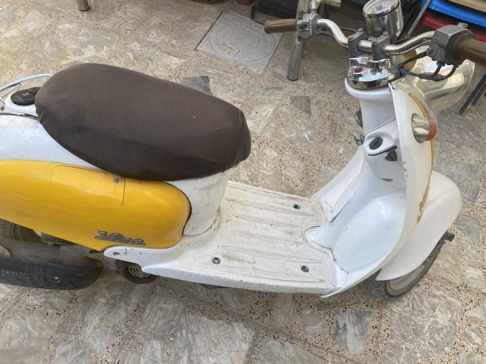 دراجه كلاسك متروكه وماتشتغل الدراجه نضيفه وكلشي بيه بلادي رايده 200 مكاني كربلاء للتواصل هذه رقمي ***********
