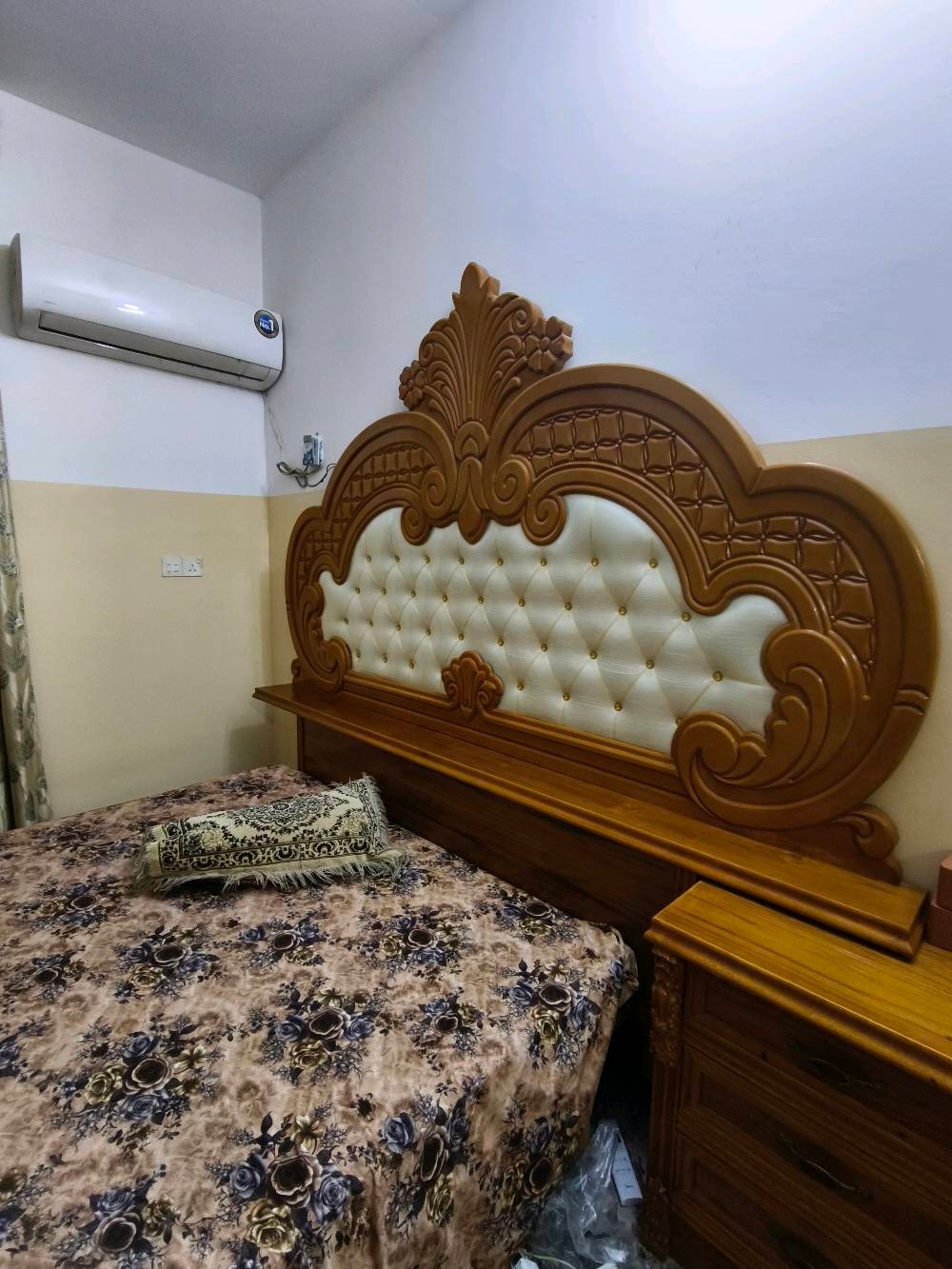 السلام عليكم غرفه صاج اخشاب عراقي 
جديده لوك السعر 2مليون وبيها مجال للطيبين
الرقم  صلاح الدين تكريت الشهامه 