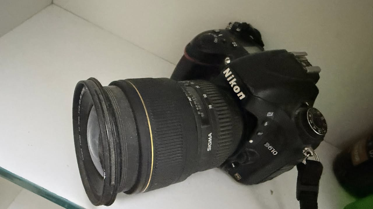 نيكون 610
عدسة سكما 24-70

***********

بابل المسيب
