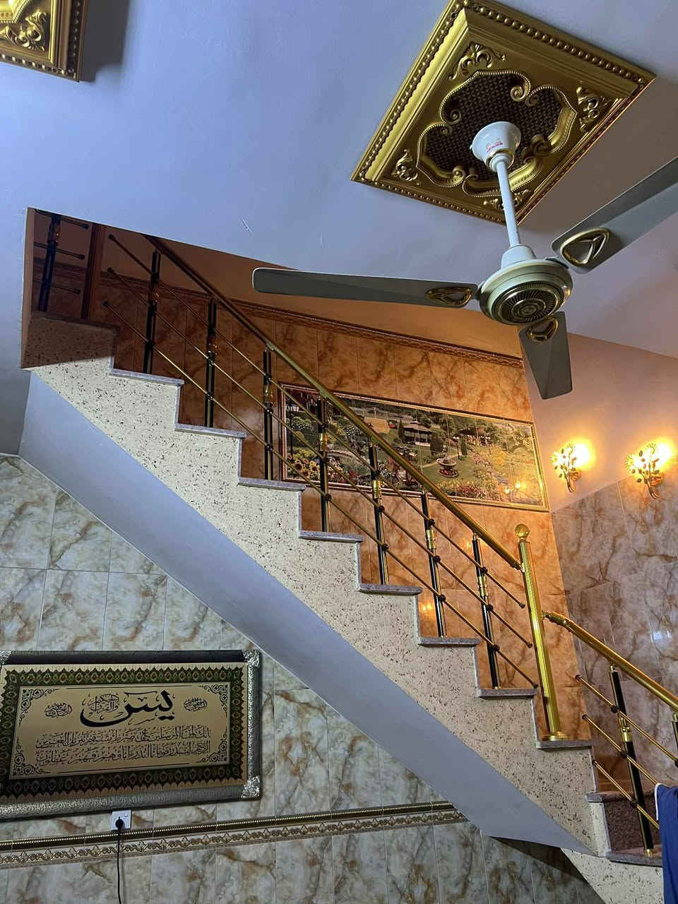 بيت لبيع 144 متر مدينه الصدر قطاع 60 
***********
