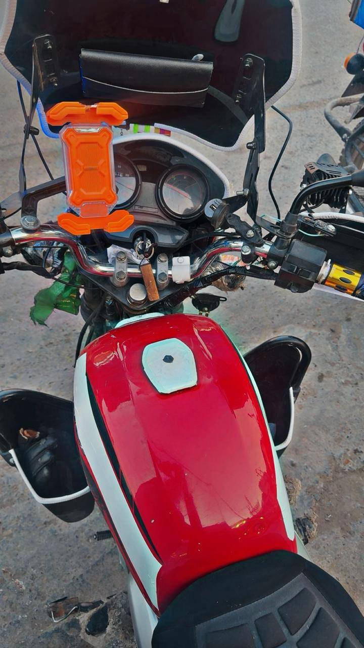 شباب دراجه بوكسر  ٢٠١٨ فول ترتيب 
 دراجه جانت استخدام شخصي الولد صارله شهر من اشتغل بيها دلفري مكينه مكفوله وناعمه والدراجه احلا من الصور مرقم بغداد تحويل ثاني يوم السعر ١٨٠٠ وبي مجال حك الجيه تواصل
 ***********
