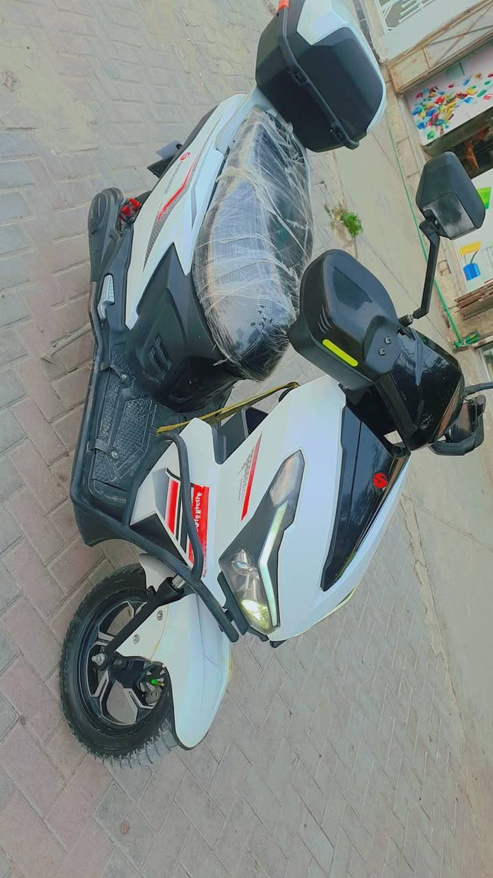 سلام عليكم دراجه شحن جاهزه كلش حلوه جديده 3 سرعات وبك سعر 625 عنوان بغداد حسينيه الراشديه رقم ***********
