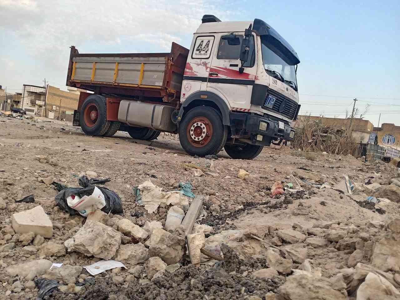 سلام عليكم سيارة البيع موديل ٨٦ مكينه ٣٥ كير ١٦٠ اكسن جي أف بدون بدي السعر ١٥٠ الرقم ***********
